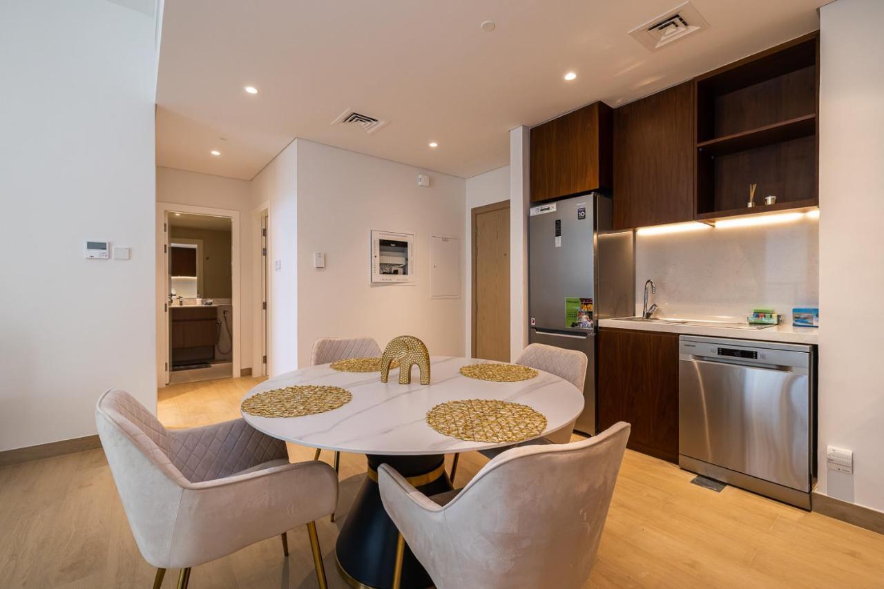 With Partial Sea View In La Apartment *